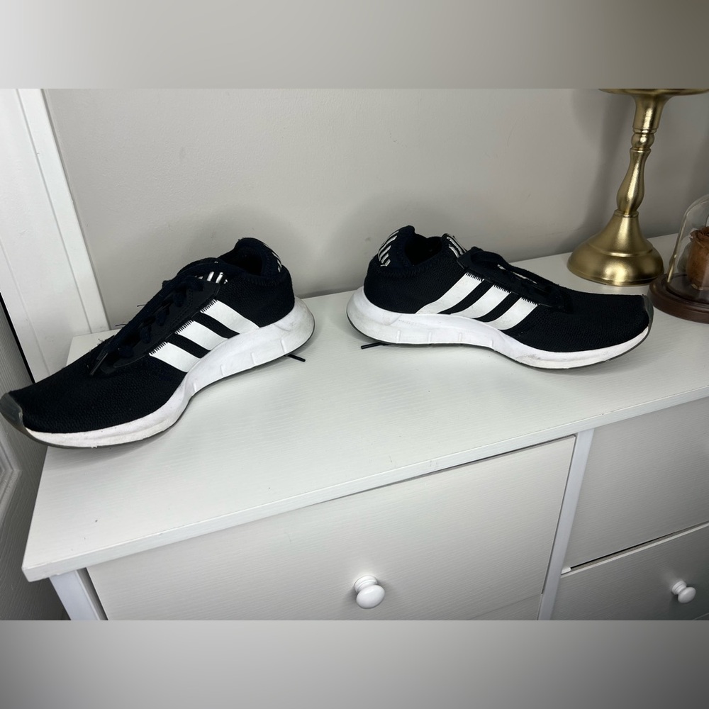 Adidas Black and White Sneakers Swift Essentials running shoe. Size 8.5. - Picture 3 of 5